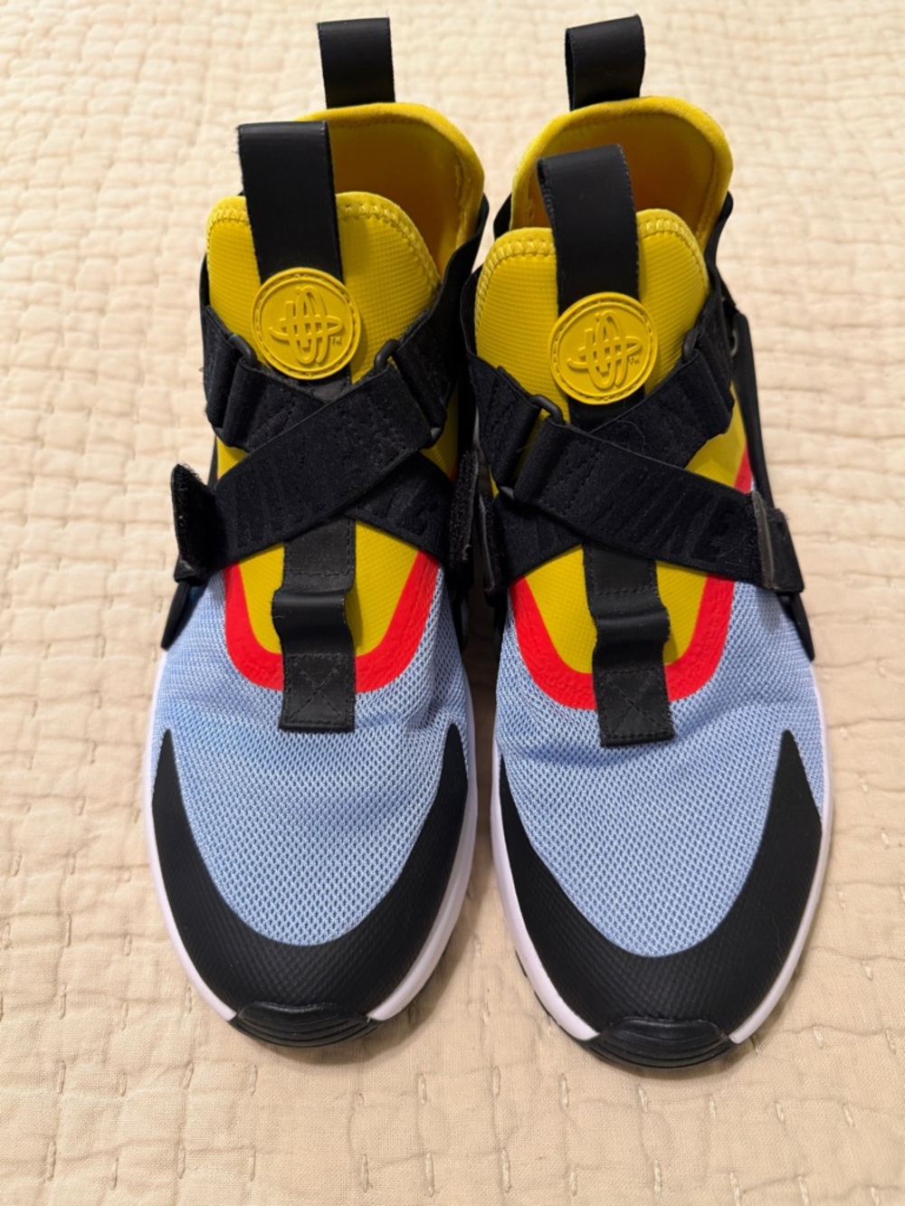 Nike Wmns Air Huarache City
'Aluminum', Size 9